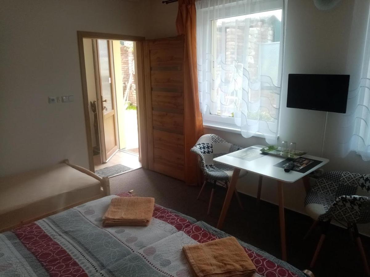 Penzion Alenka Valtice Extérieur photo